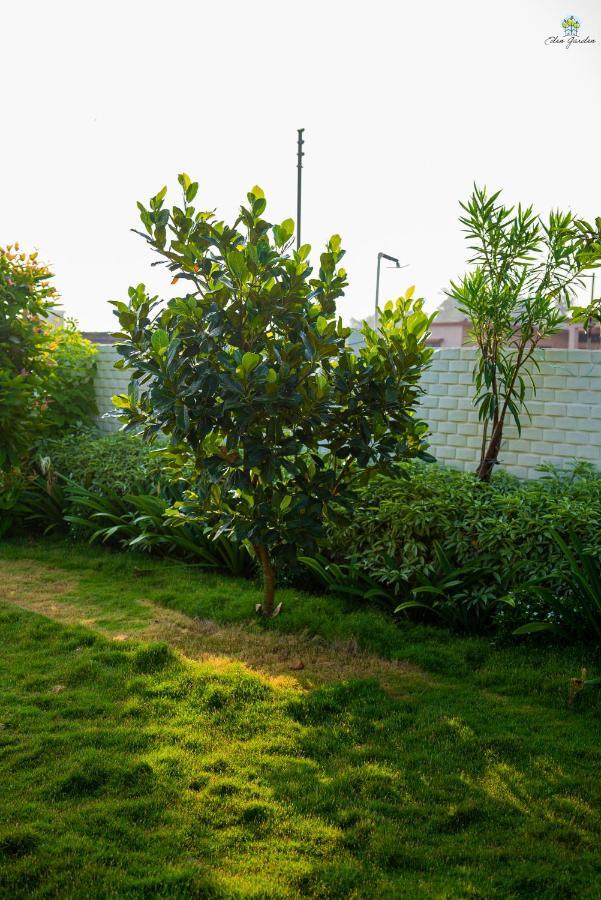 Eden Garden Villa Alībāg Buitenkant foto